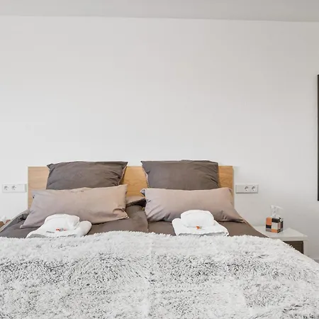 Apartment Business & Relax - Panorama - 2 Schlafzimmer - Parkplatz Sindelfingen